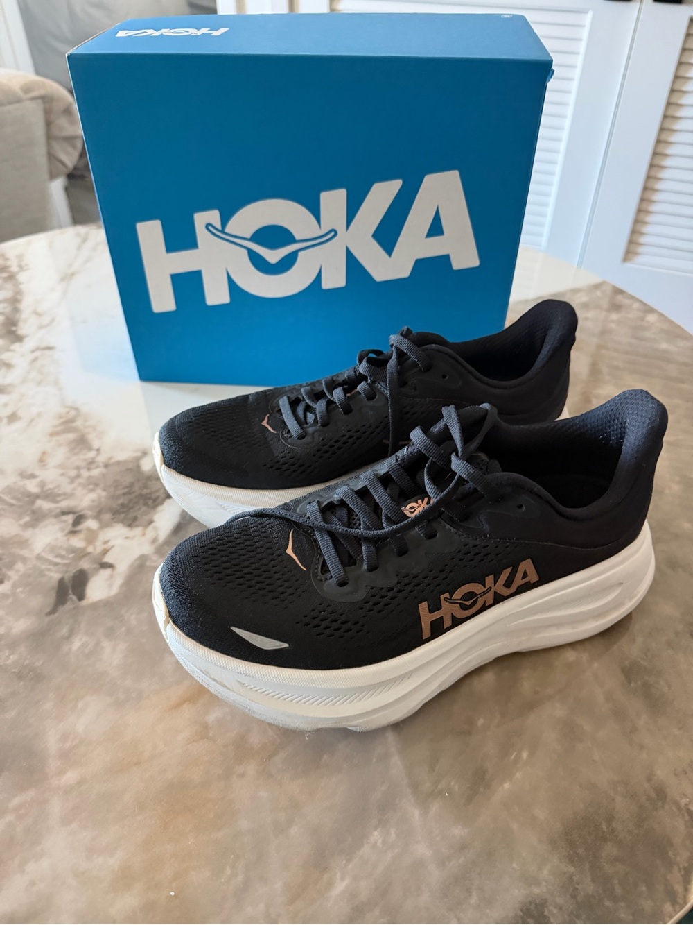 🖤 HOKA Bondi 9 | Black/Rose Gold | Size 7 | with Original Box 🖤